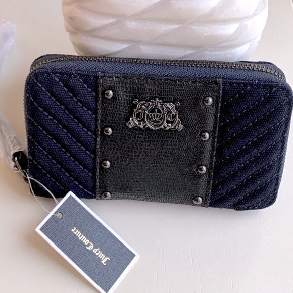 Juicy Couture Y2K Wristlet Quilted Studded Navy Blue Black Color Block Zipper - Picture 2 of 9